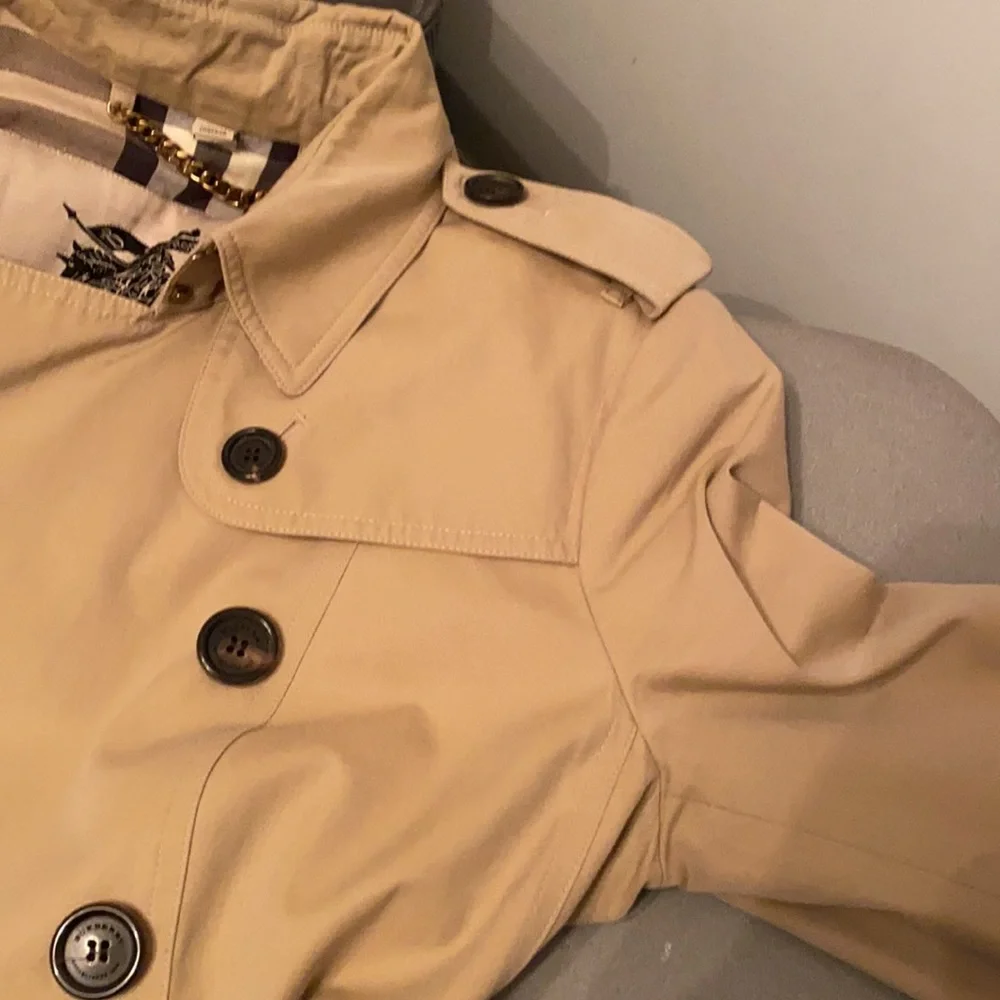 Burberry Sandingham Double-Breasted Trench Coat US 8 - Picture 5 of 16